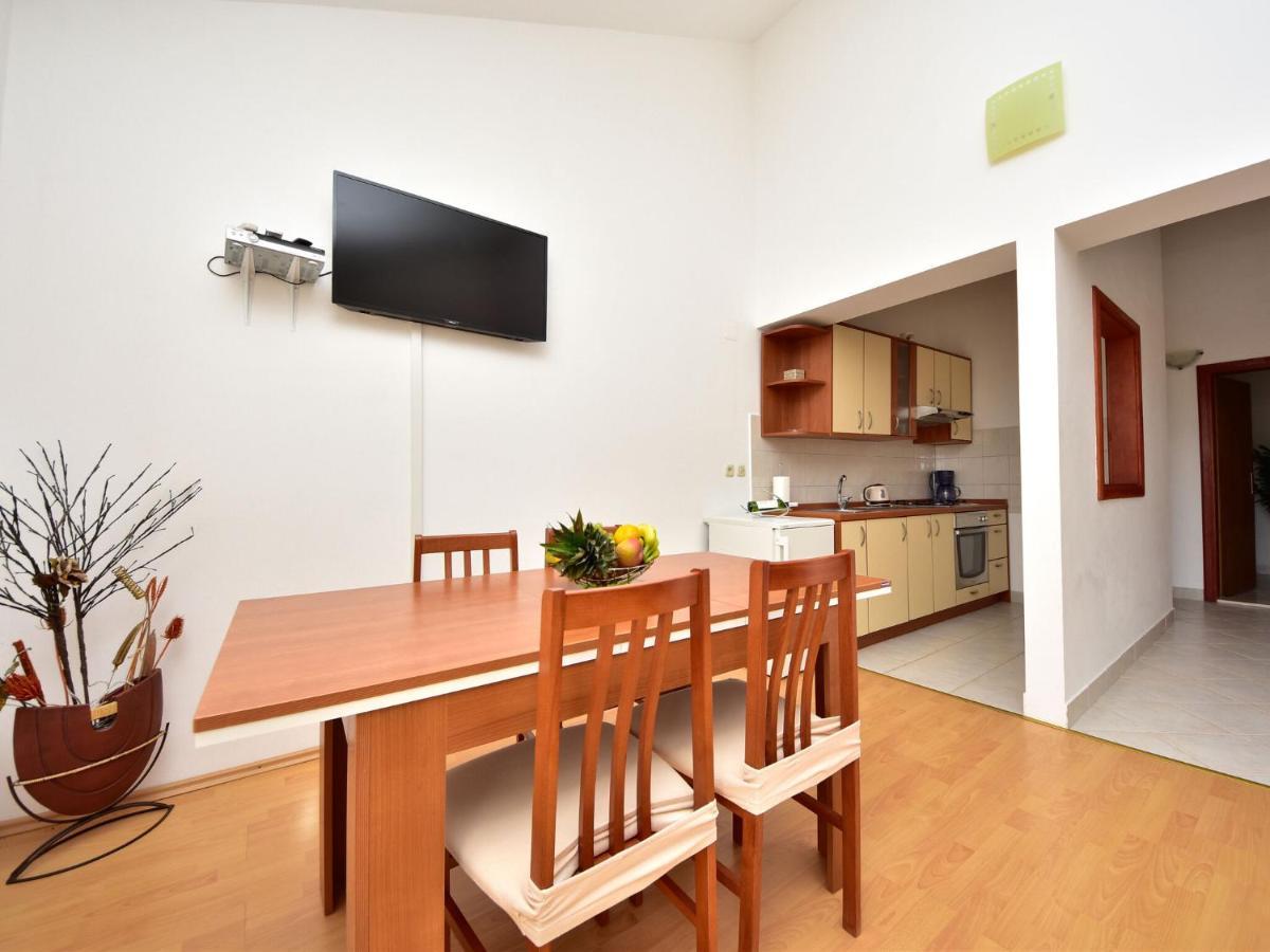 Cozy Holiday Home In Krusevo With Garden Esterno foto